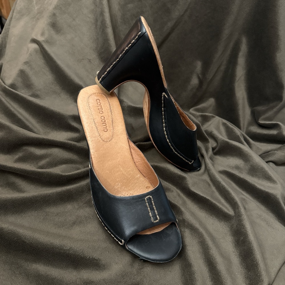 Vintage Y2K Corso Como  Black and Tan Leather Mules with Open Back